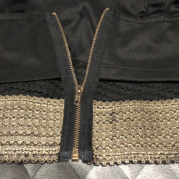 Love Culture Designer Zippered Crop Top - Picture 5 of 5